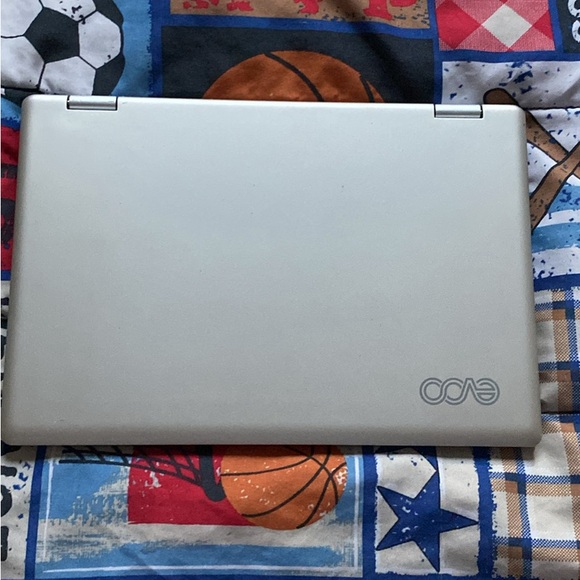 Laptop - Picture 3 of 3